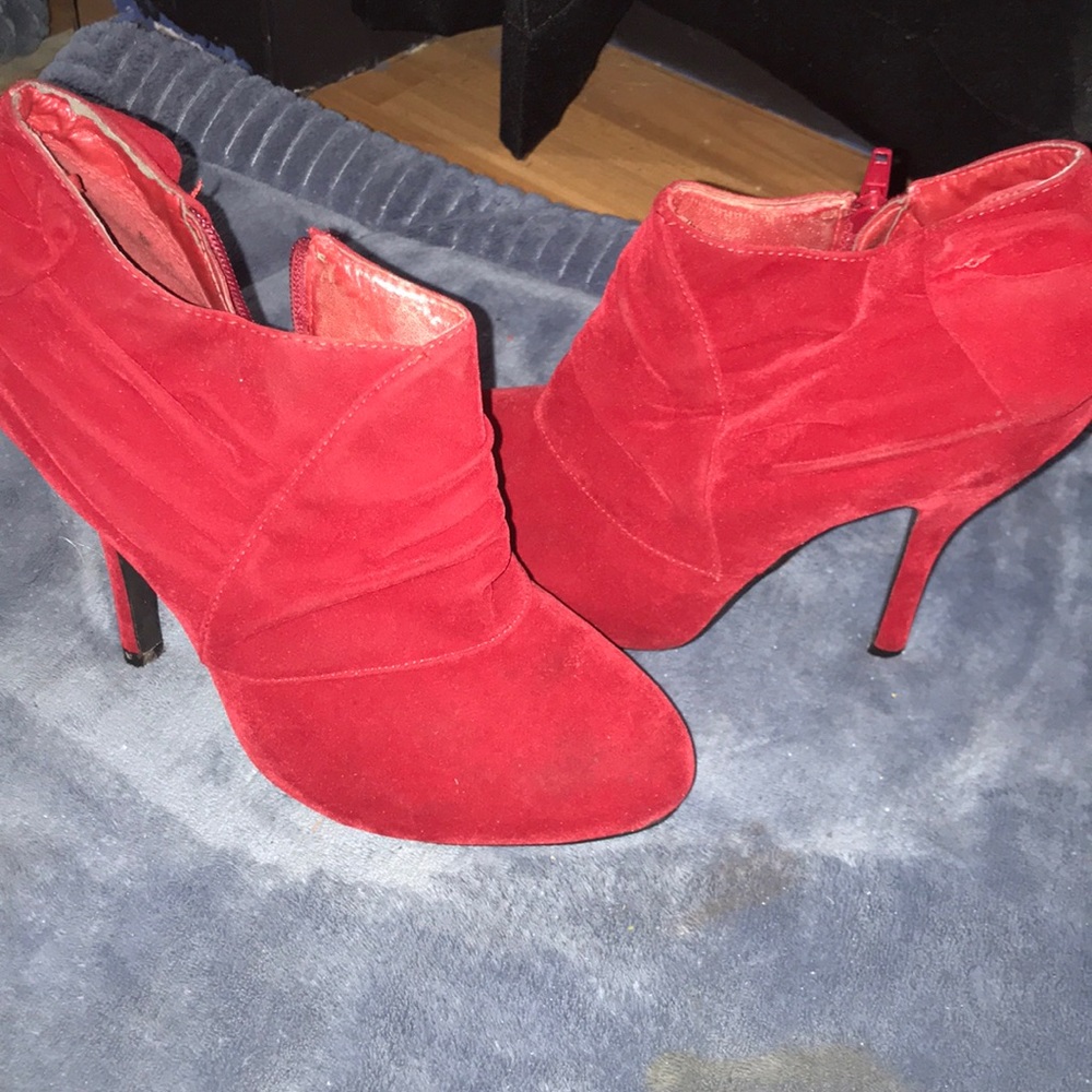 SHI HY JOURNEYS RED HEELS